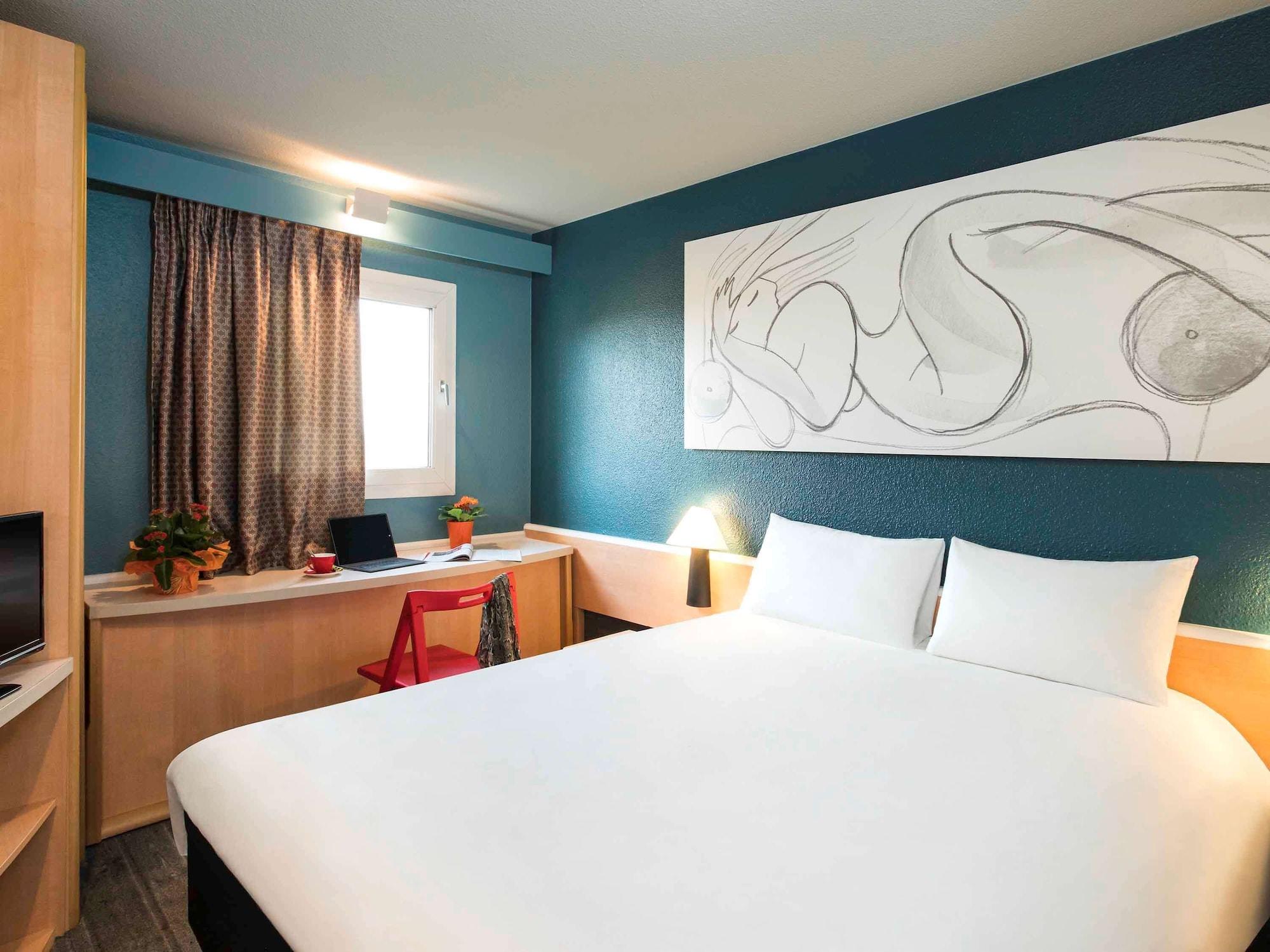 Отель Ibis Liege Centre Opera Экстерьер фото
