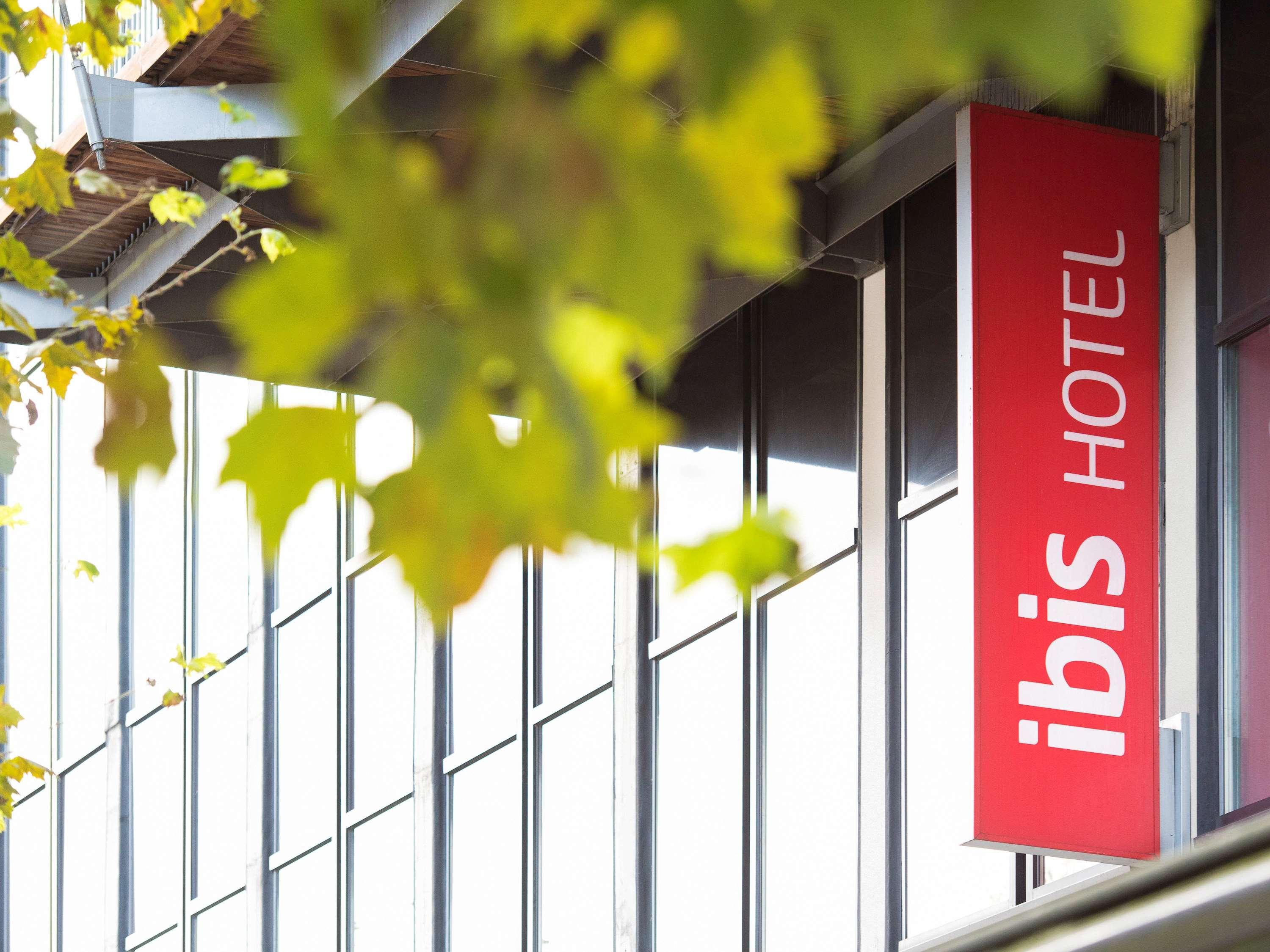 Отель Ibis Liege Centre Opera Экстерьер фото