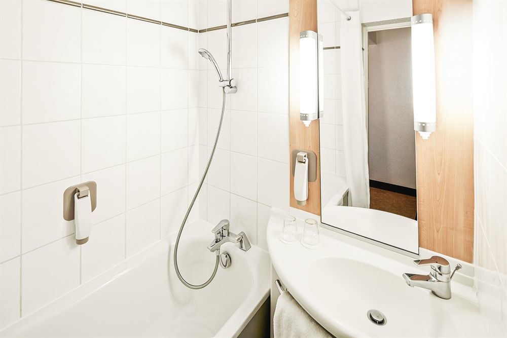 Отель Ibis Liege Centre Opera Экстерьер фото