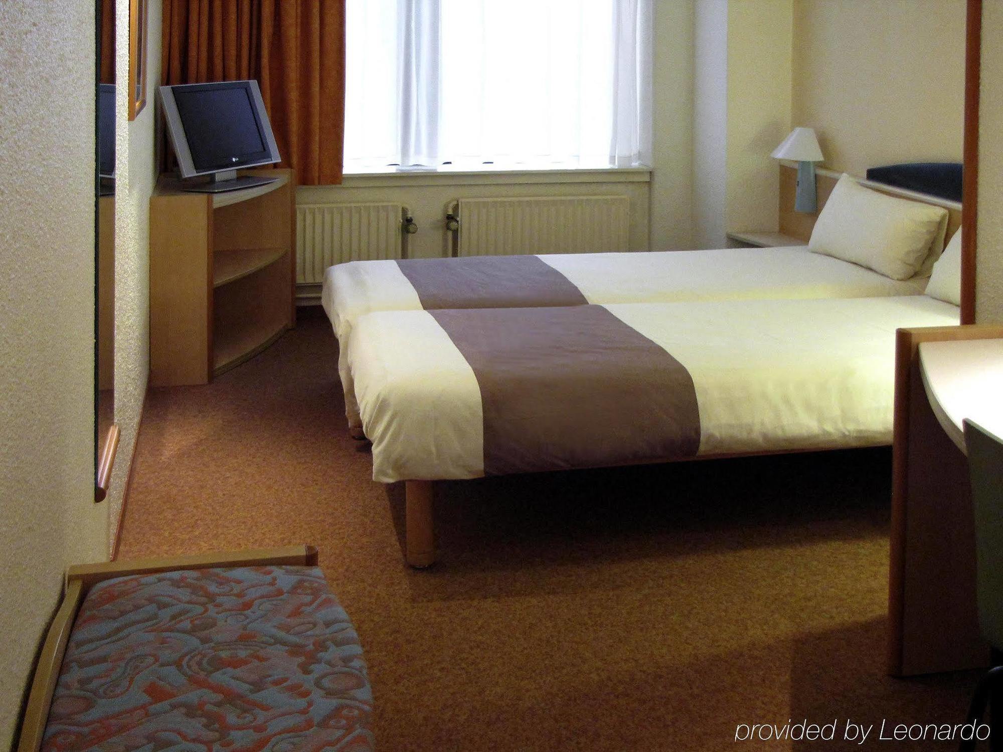Отель Ibis Liege Centre Opera Экстерьер фото