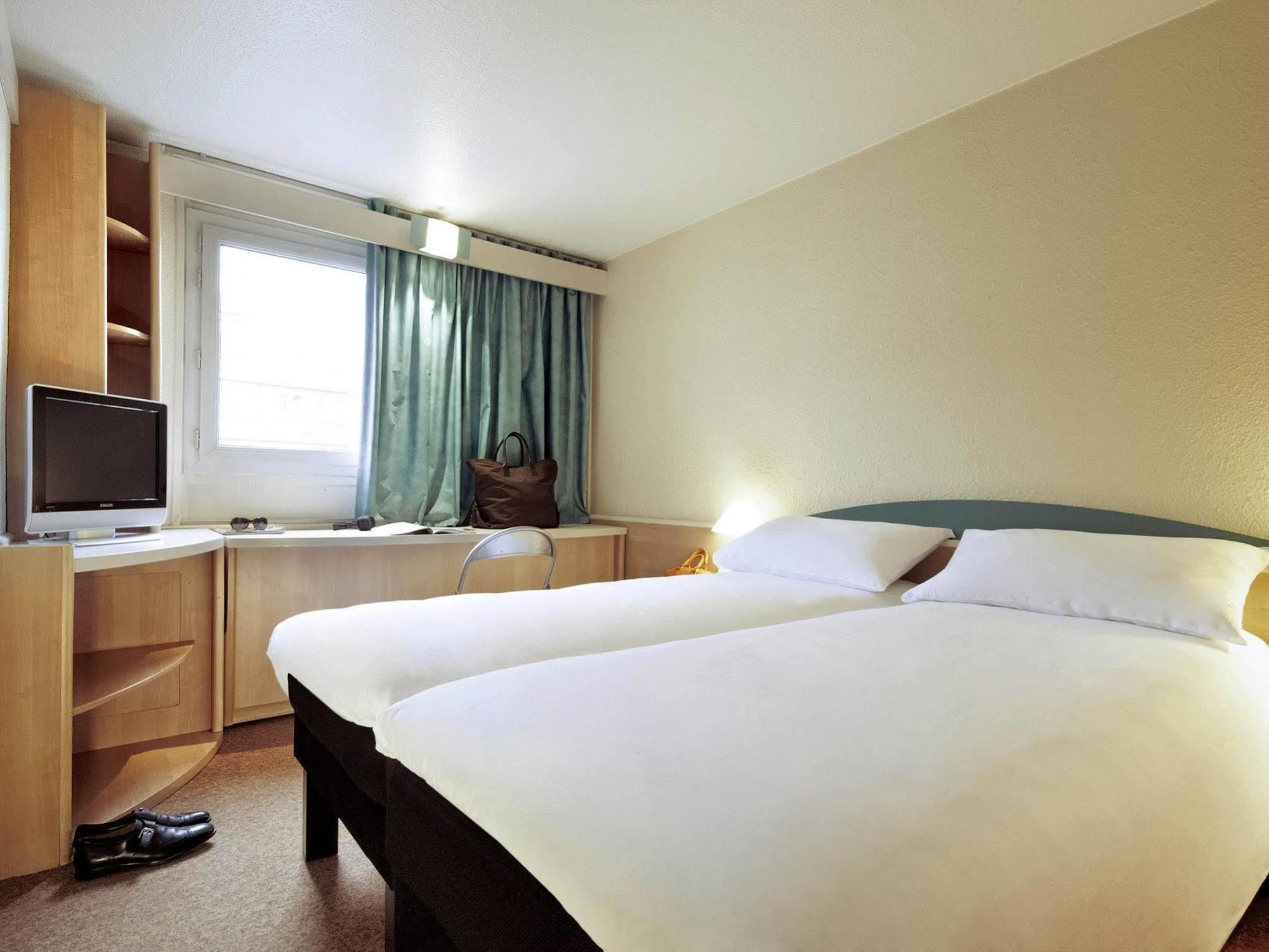 Отель Ibis Liege Centre Opera Экстерьер фото