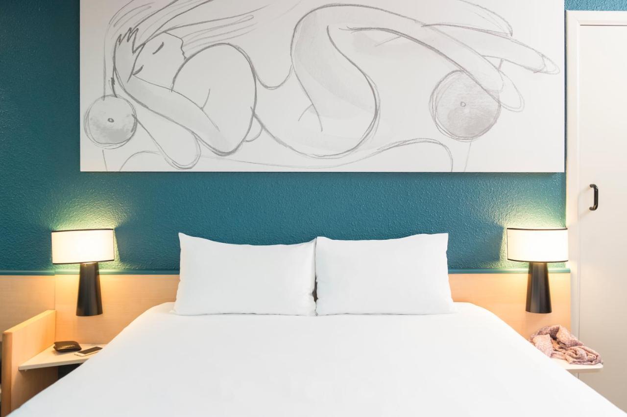 Отель Ibis Liege Centre Opera Экстерьер фото